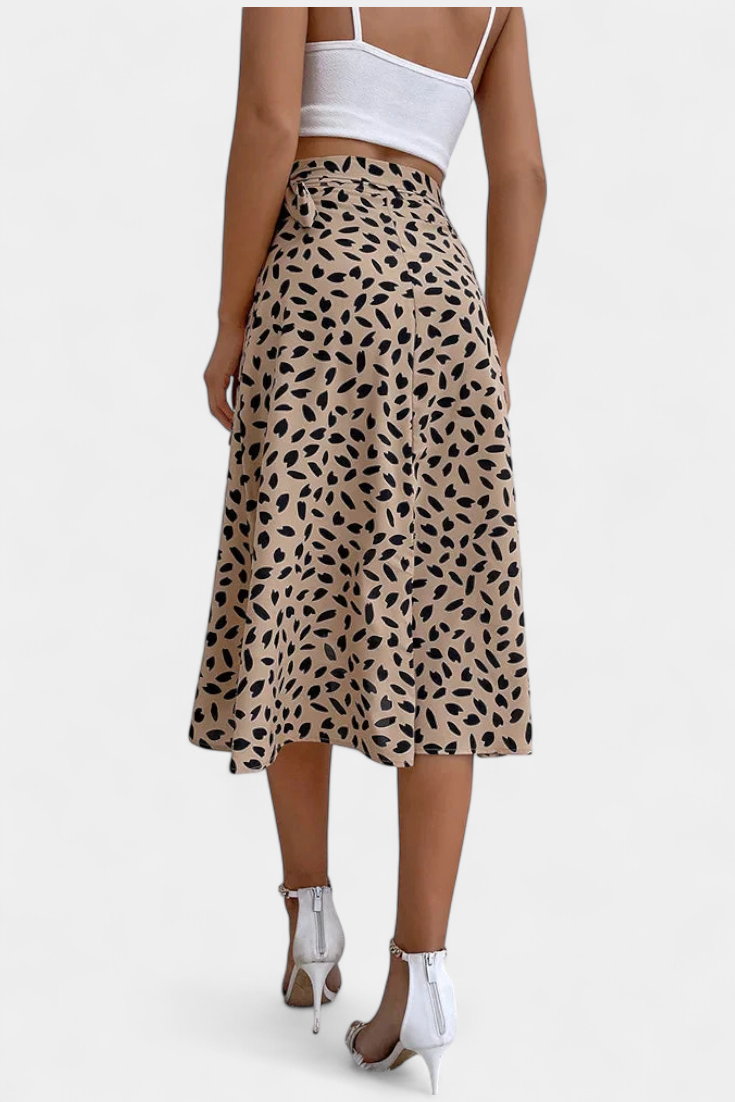 Camila Falda envolvente de estilo bohemio con estampado asimétrico