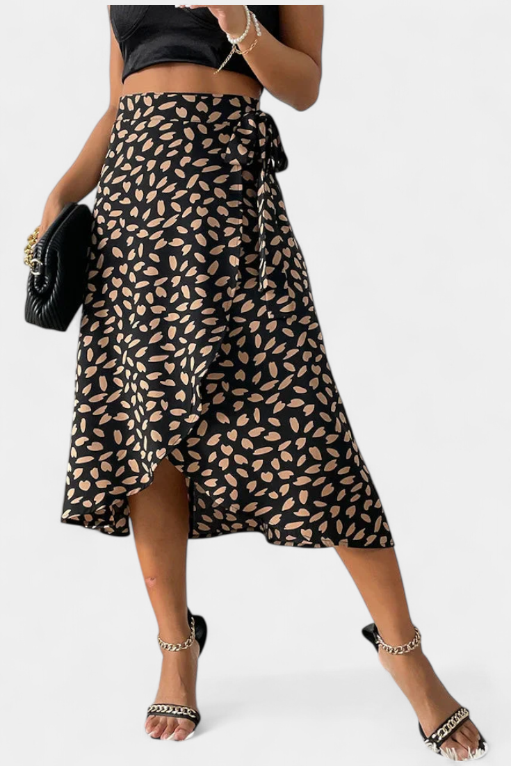 Camila Falda envolvente de estilo bohemio con estampado asimétrico