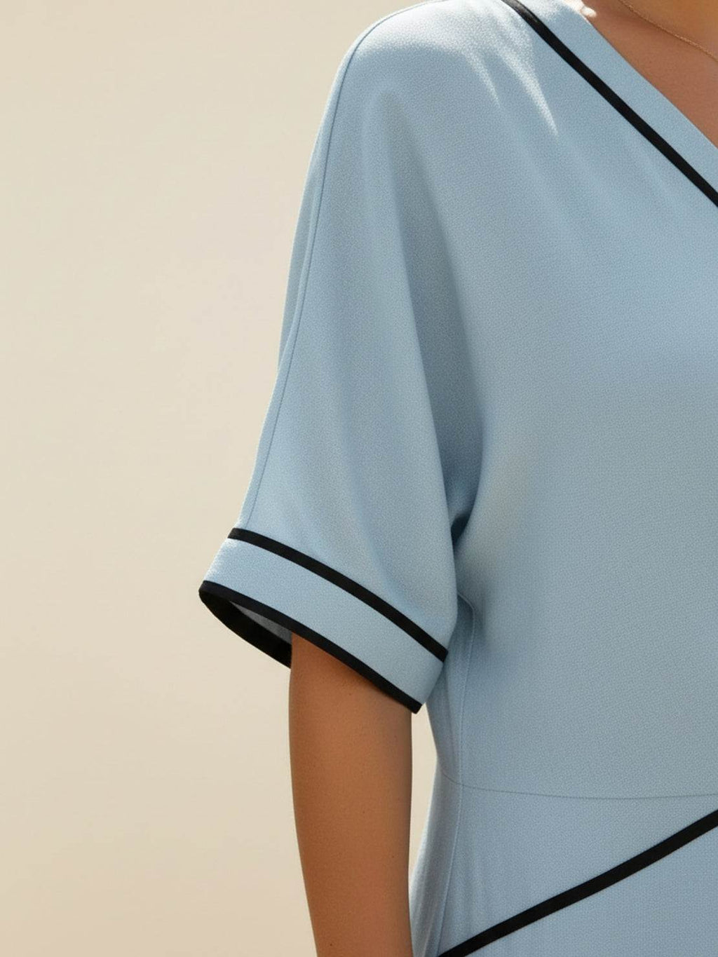 Vestido maxi de cintura anudada y caída fluida