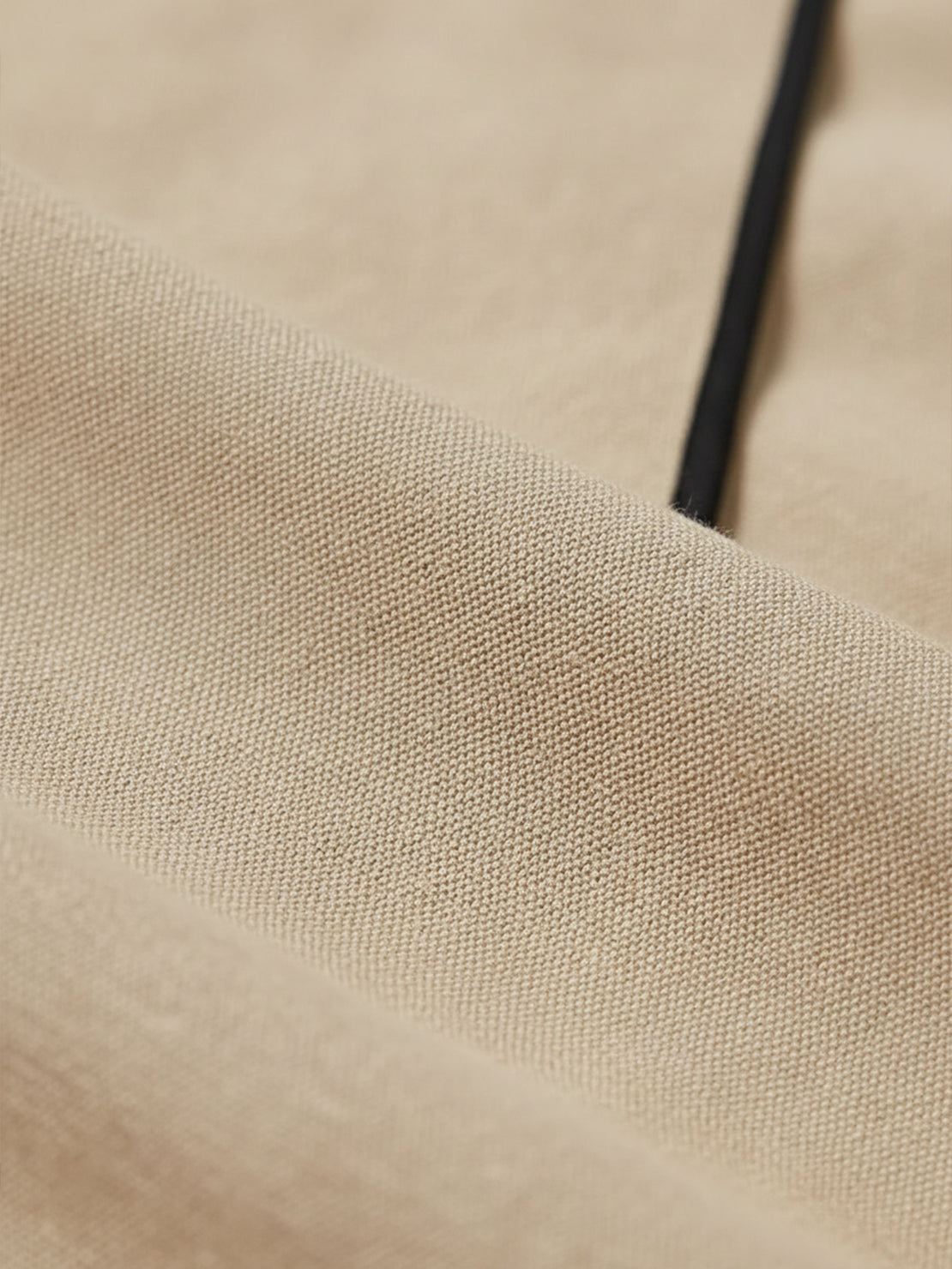 Vestido maxi de cintura anudada y caída fluida