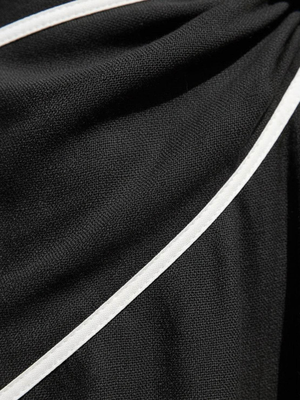 Vestido maxi de cintura anudada y caída fluida