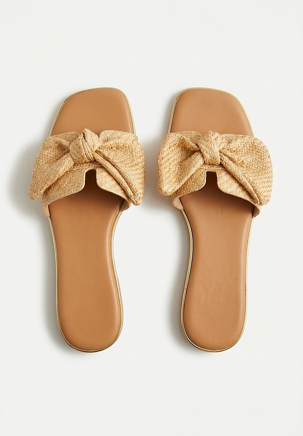 Sandalias Belle Of The Bow Beige con Moño y Pedrería