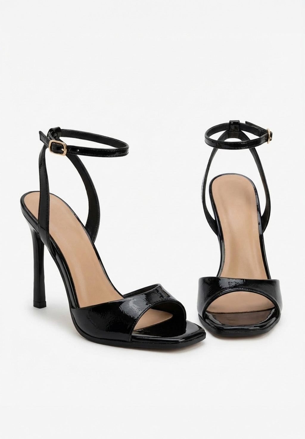 Tacones Class Act Negros de Aguja con Punta Fina y Tira Ajustable