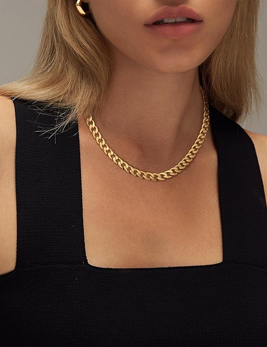 Collar de oro minimalista