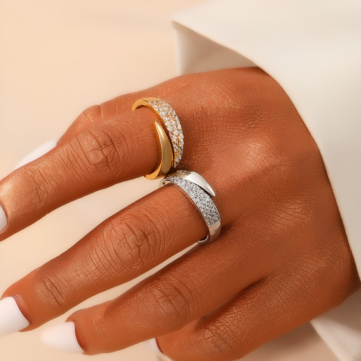 Julia™ - Anillo Elegante Haven