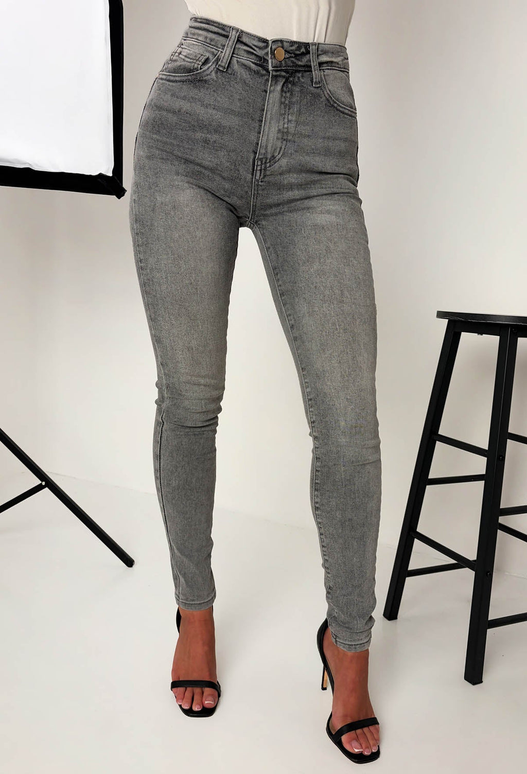 Vaqueros skinny gris elásticos con efecto push-up Amelie