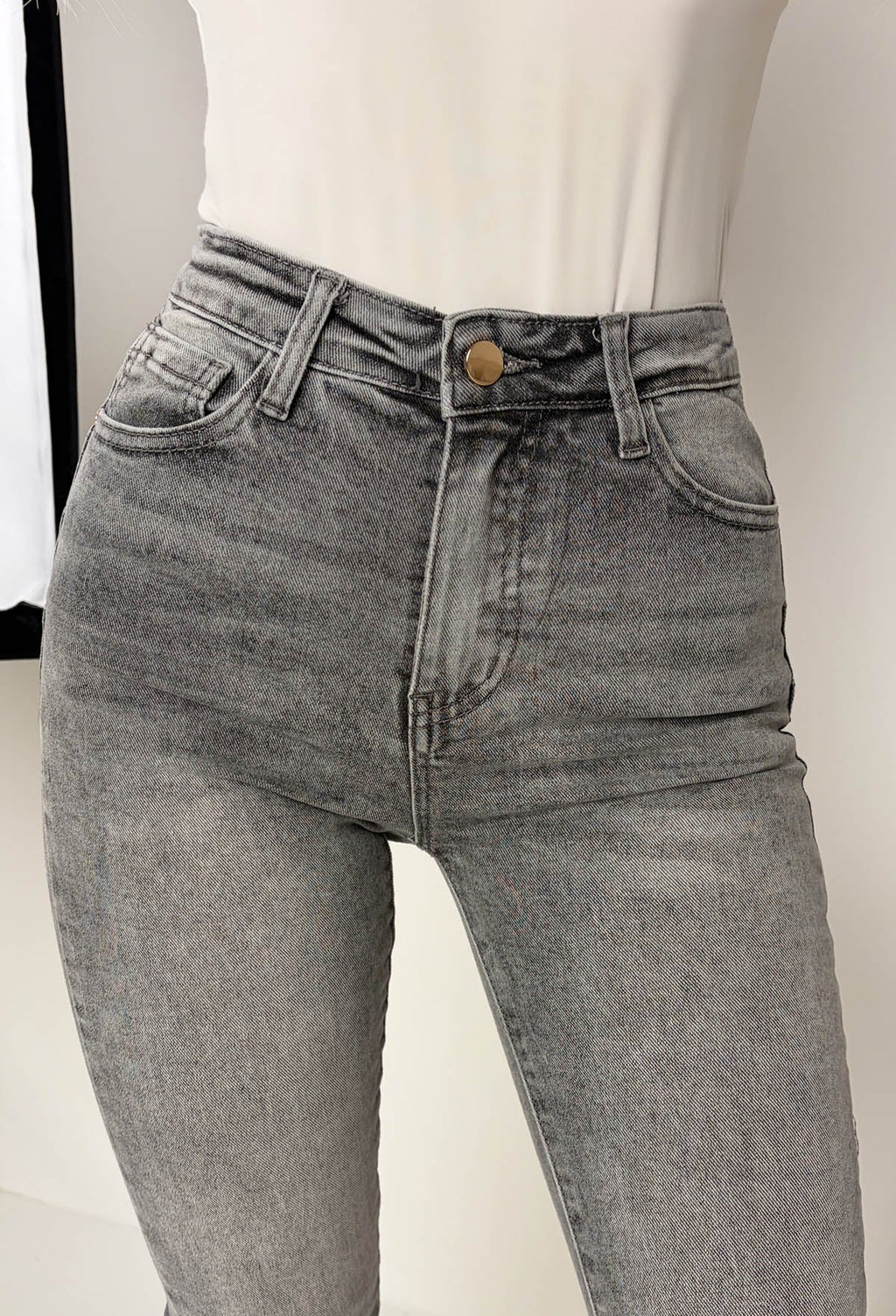 Vaqueros skinny gris elásticos con efecto push-up Amelie