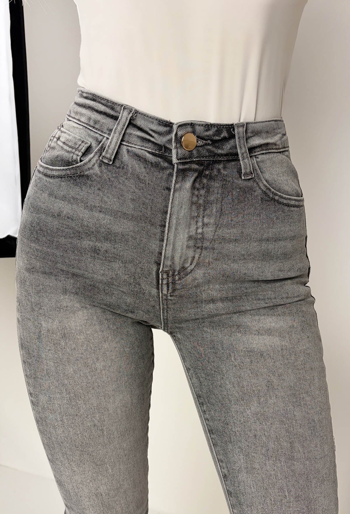 Vaqueros skinny gris elásticos con efecto push-up Amelie