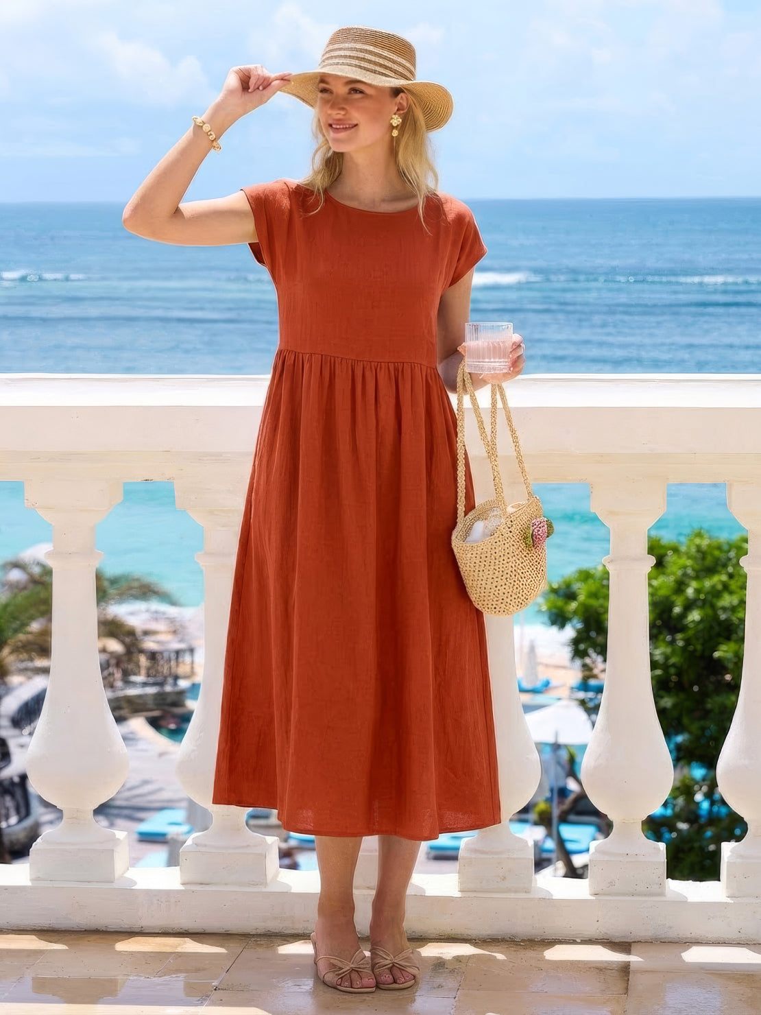Vestido midi plisado con mangas tipo cap y volumen