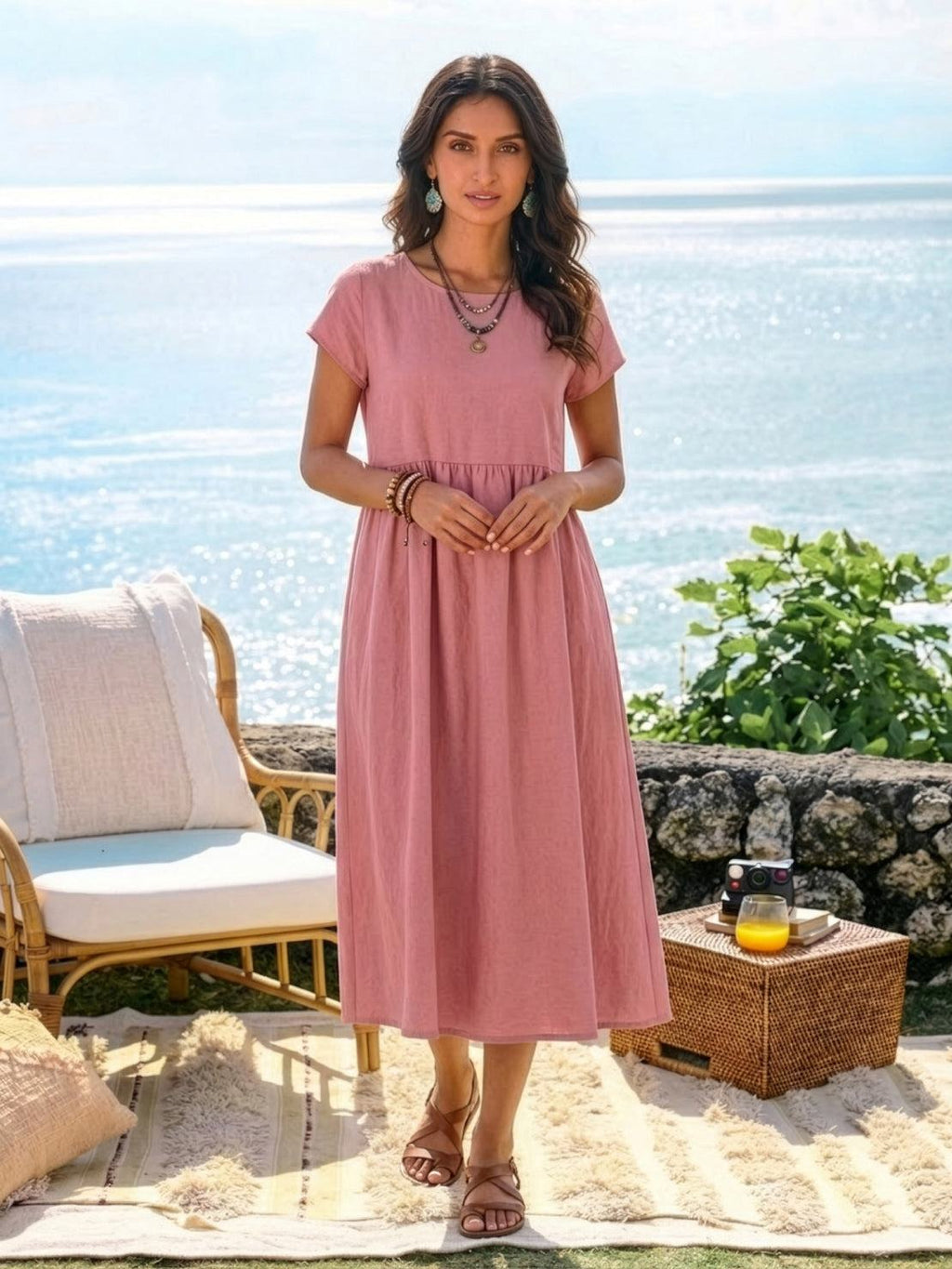 Vestido midi plisado con mangas tipo cap y volumen