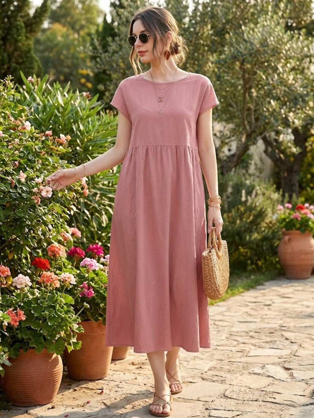 Vestido midi plisado con mangas tipo cap y volumen