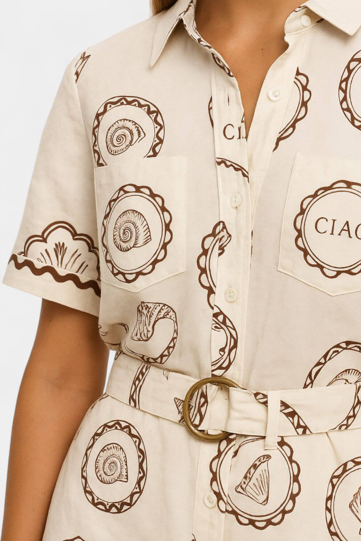 Camiseta Seashell Mono con Detalle de Concha y Botones