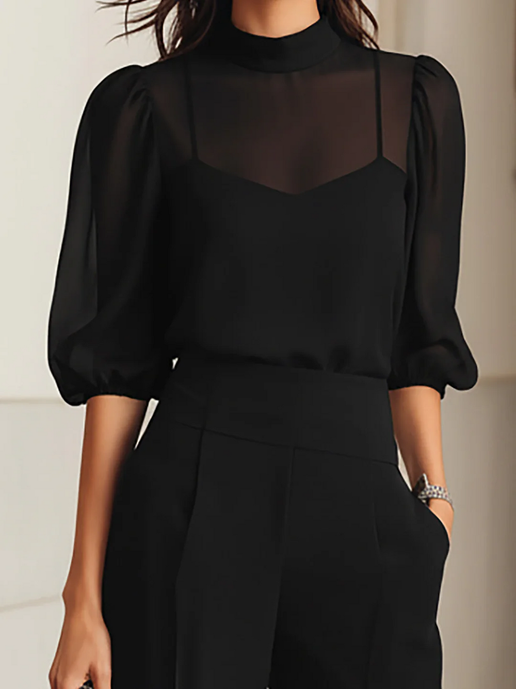 Sara | Set negro de tres piezas con top transparente y pantalón de pierna ancha