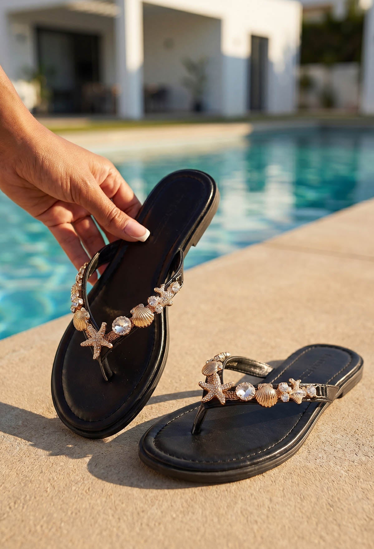 Sandalias Moonlight Romance Negras con Estrellas de Mar y Conchas