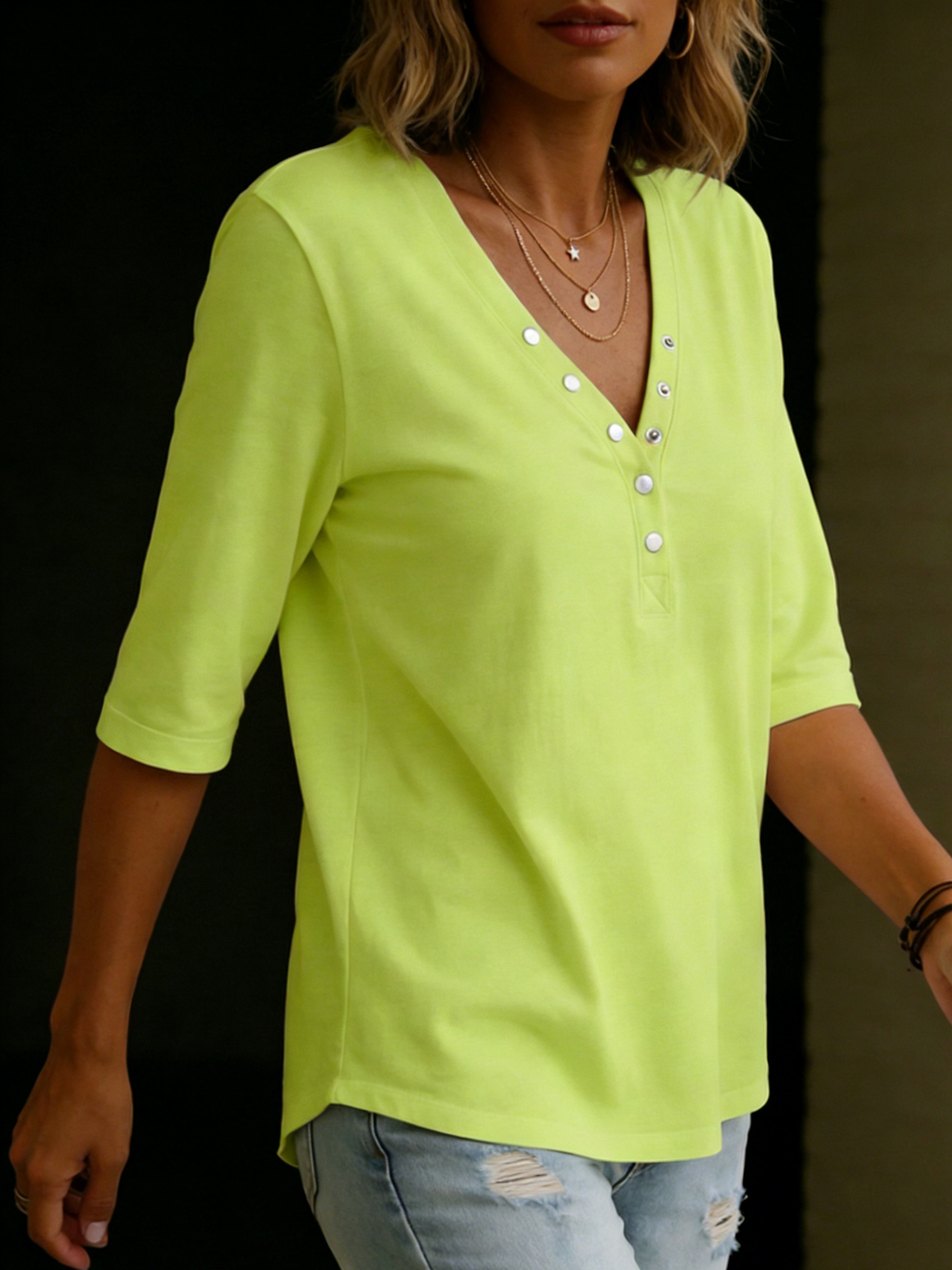 Camiseta casual de algodón 100% con cuello en V y botones a presión