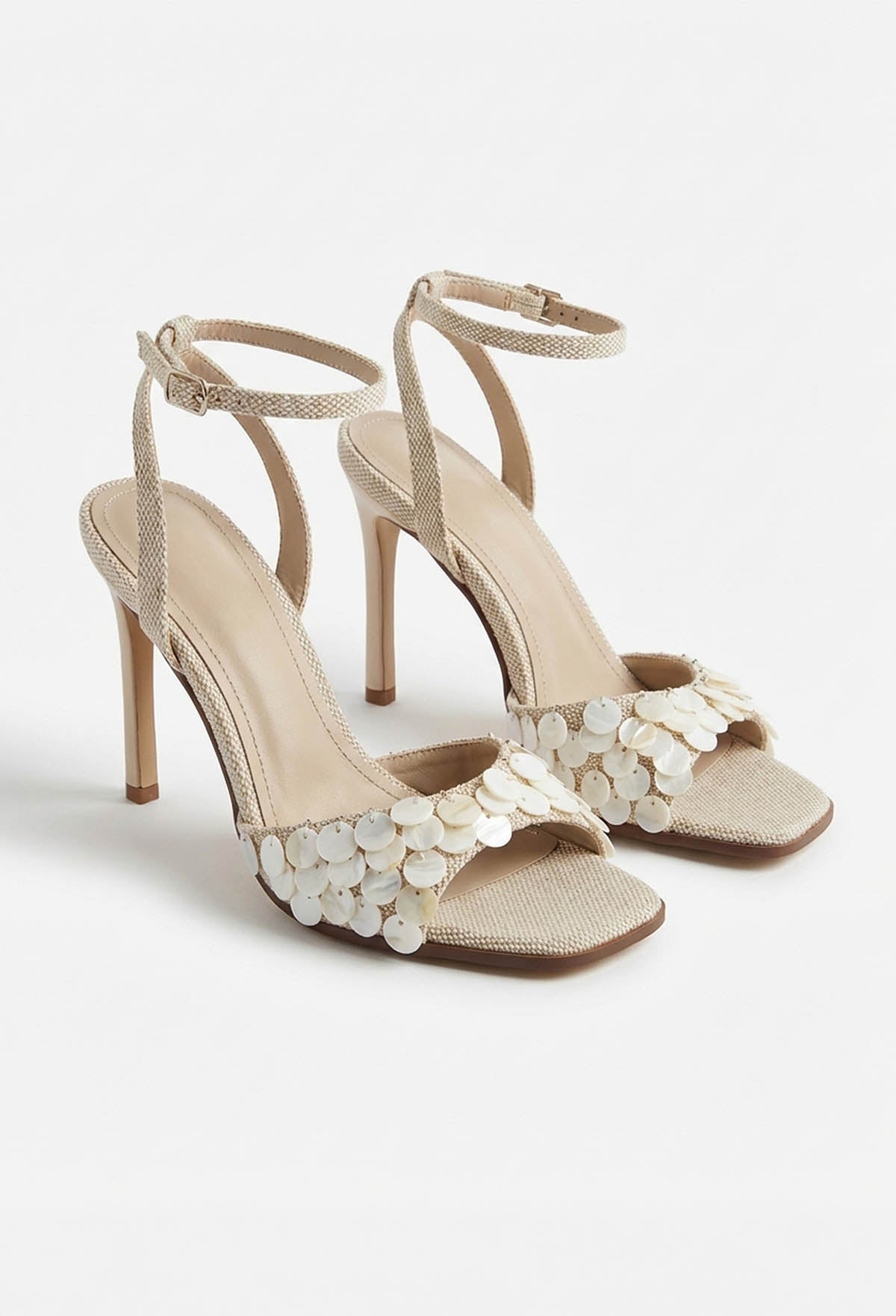 Tacones Seashell Sunset Crema Perlados con Tira al Tobillo