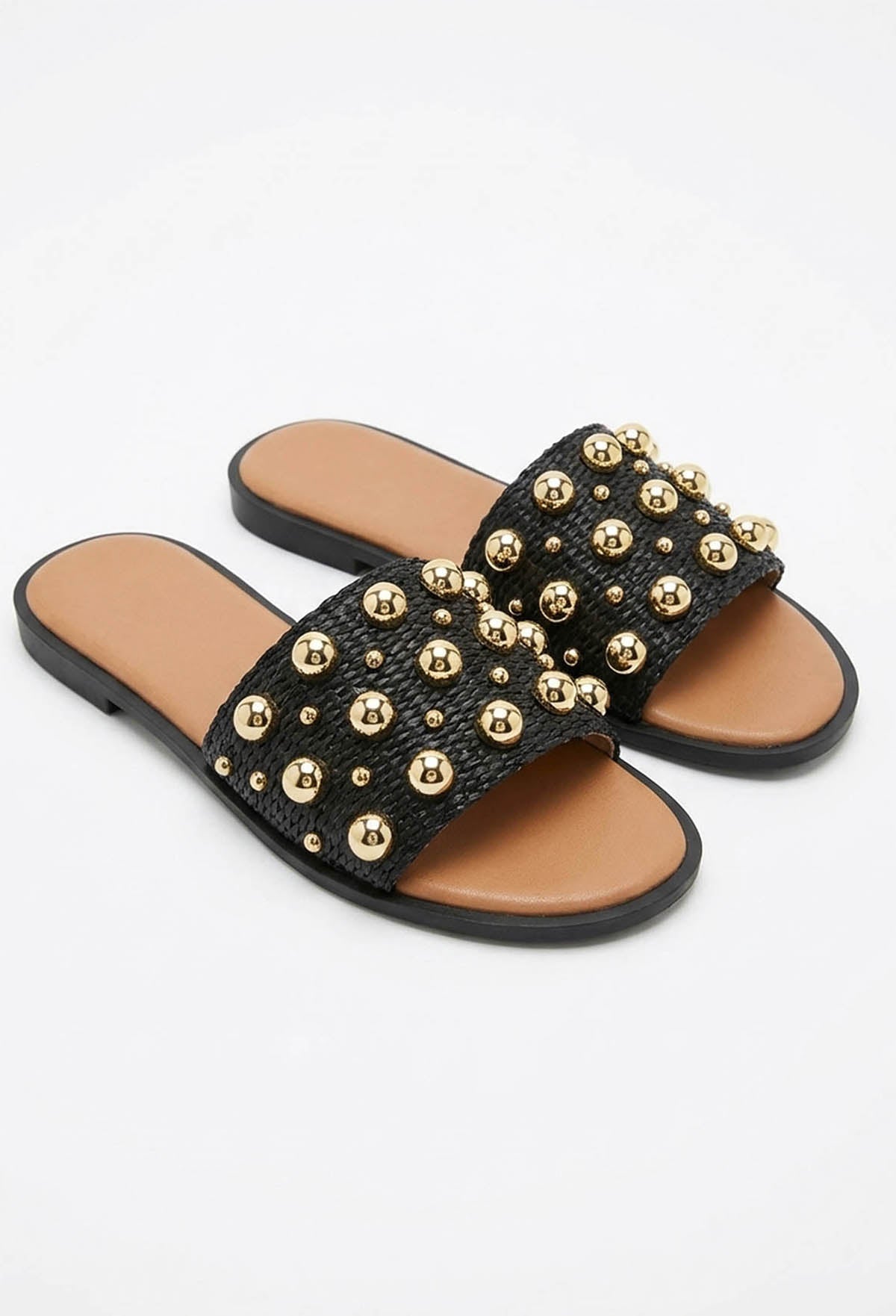Sandalias Studded Daydream Negras de Raffia con Tachuelas Doradas